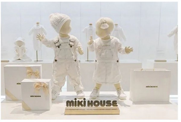 日本高端童装品牌继续在国外开店，其童装羽绒服售价过万