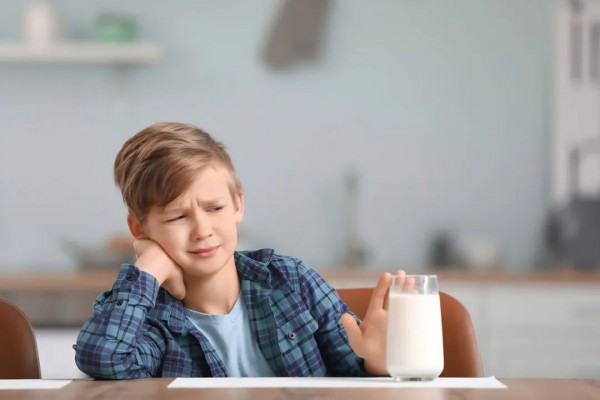 金斯健贝小课堂｜90%的中国人都有乳糖不耐受，你还敢给宝宝喝奶吗？