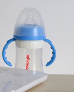 米奇乐爆款宽口带柄自动奶瓶 优质硅胶奶瓶 140ml弧形奶瓶