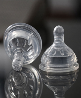 仿母乳防胀气硅胶奶瓶双装