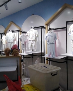 文嘉君展柜文嘉君展柜母婴店专用服装柜