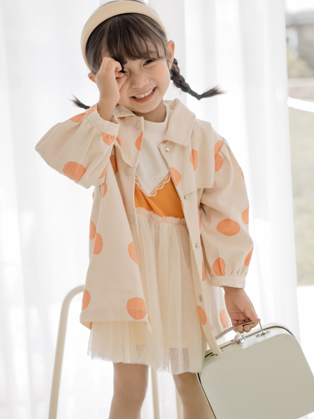 洛小米童装翻领米色橙色印花外套代理,样品编号:96719